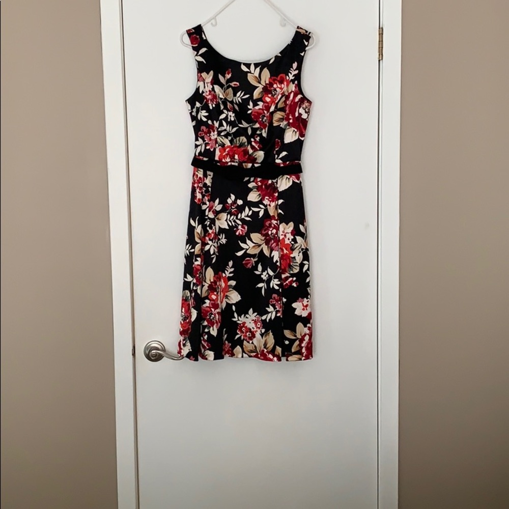 White House Black Market Cocktail Dress Size 6